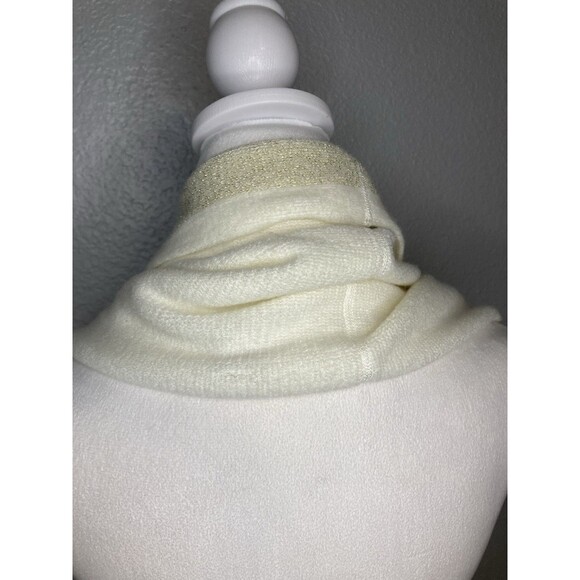 Calvin Klein Ivory With Gold Metallic Accent Knit Infinity Scarf Women's EUC - Picture 6 of 9